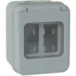 Involucro a parete + portella ip44 marlanvil posti 2 mm 66x82 h.mm 57 x venus