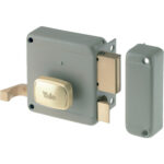 Serratura legno applicare 620 yale c.staccato m2+tirante+pomolo e.mm 40 dx