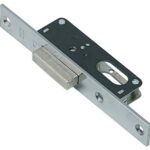 Serratura montante infilare 355 omec b.q nich f.mm 16 f.ovale m1 e.mm 15