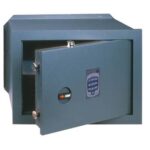 Cassaforte a murare digitale dgt vision 82710 cisa cm 42x25 h.cm 30